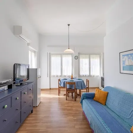 Lägenhet Seahouse Fronte Mare Con Terrazza Vista Mare Diano Marina