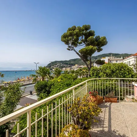 Appartement Seahouse Terrazza A 100 M Dal Mare